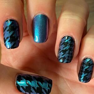 Color Street - Suit Yourself Teal and Black Houndstooth Nail Polish Strips